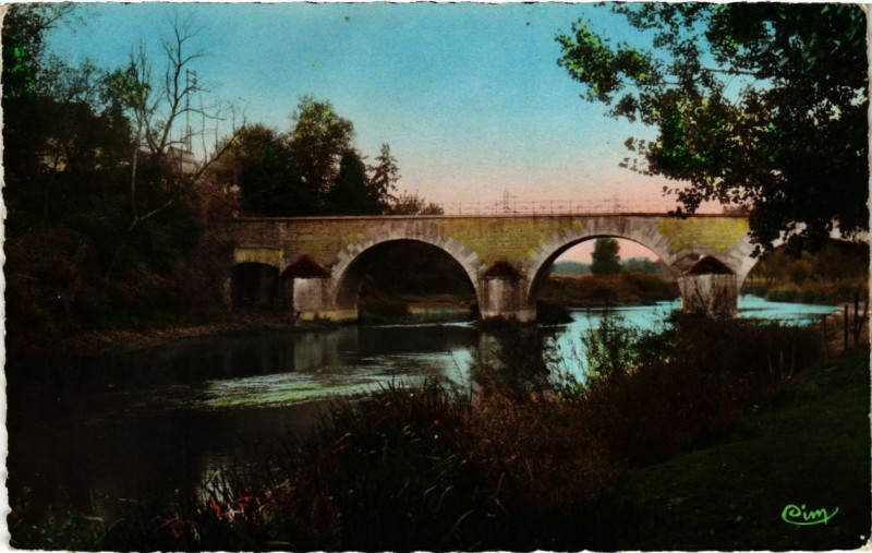 Carte postale ancienne Cheny - Le Pont à Cheny
