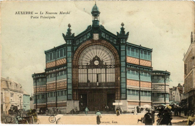 Carte postale ancienne Auxerre - Le Nouveau Marché à Auxerre