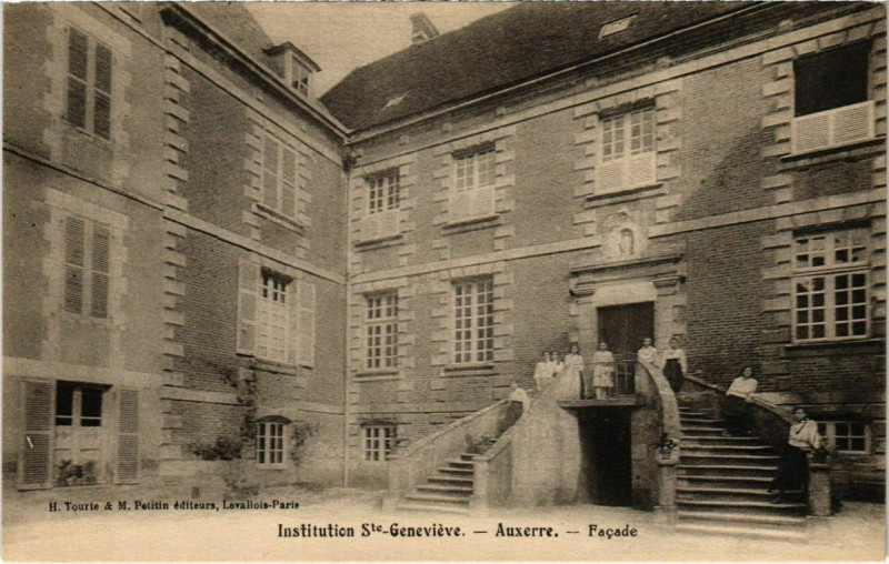 Carte postale ancienne Auxerre - Facade à Auxerre