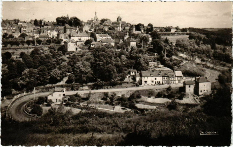Carte postale ancienne Avallon - Vue prise de la Morlande à Avallon