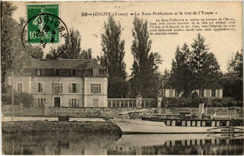 Carte postale ancienne Joigny - La Sous-Prefecture et la rive de l'Yonne à Joigny