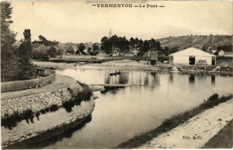 Carte postale ancienne Vermenton - Le Port à Vermenton