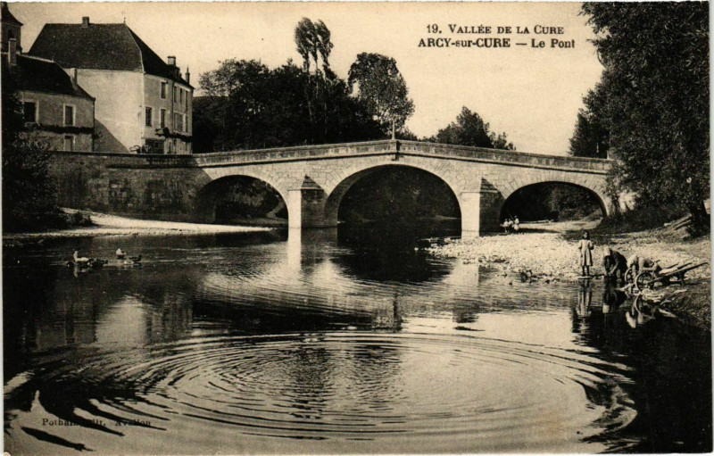 Carte postale ancienne Arcy-sur-Cure - Le Pont France à Arcy-sur-Cure