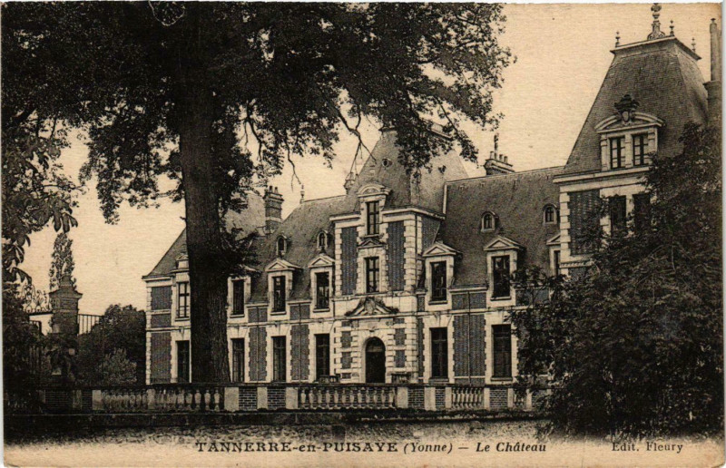 Carte postale ancienne Tannerre-en-Puisaye - Le Chateau France à Tannerre-en-Puisaye