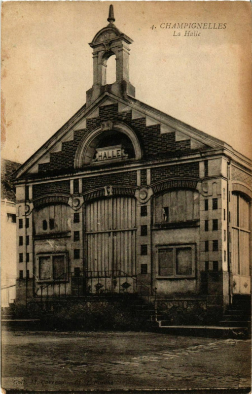 Carte postale ancienne Champignelles - La Halle France à Champignelles
