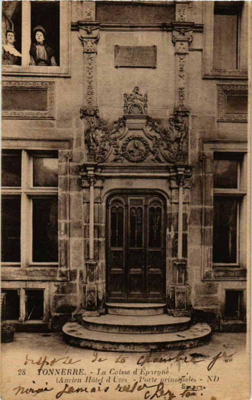 Carte postale ancienne Tonnerre - La Caisse d'Epargne - Porte Principale France à Tonnerre