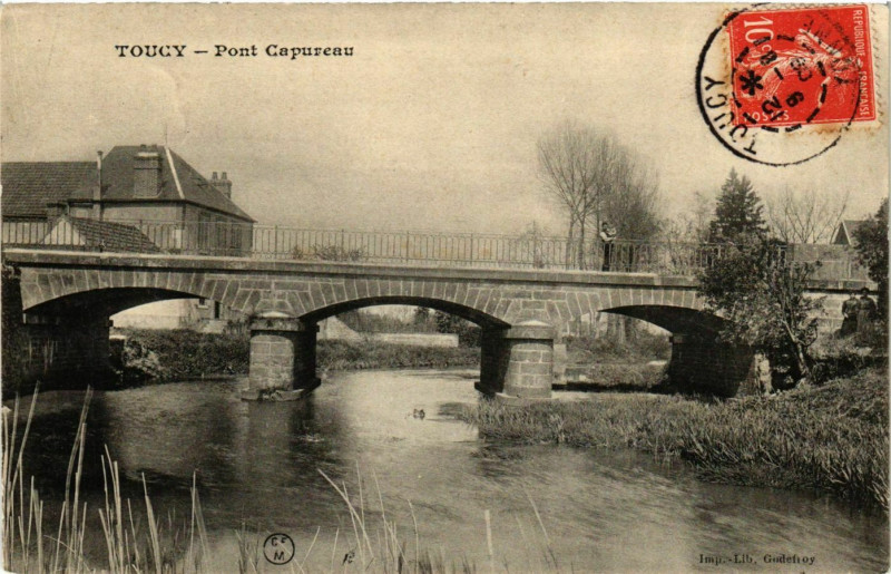 Carte postale ancienne Toucy - Pont Capureau France à Toucy