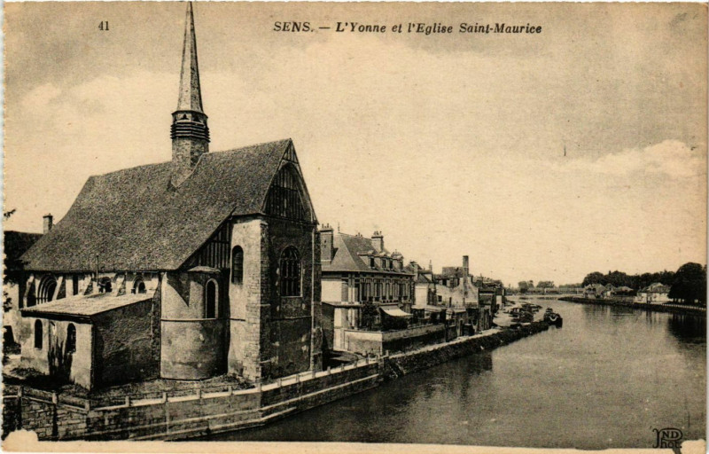 Carte postale ancienne Sens - L'Yonne et l'Eglise Saint-Maurice France à Sens