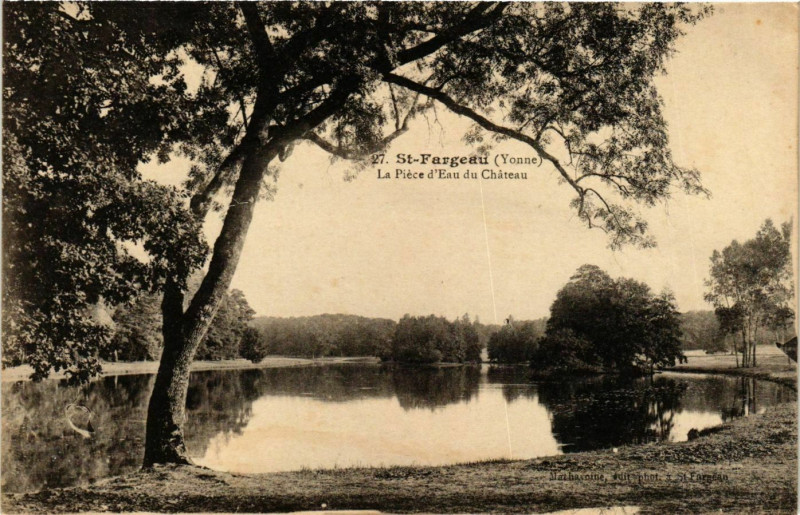 Carte postale ancienne Saint-Fargeau - La Piece d'Eau du Chateau France à Saint-Fargeau