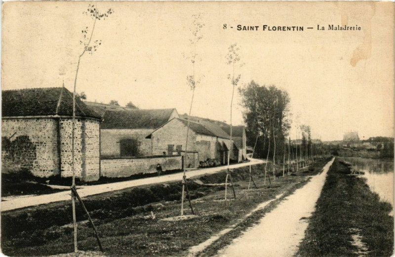Carte postale ancienne Saint-Florentin - La Maladrerie France à Saint-Florentin