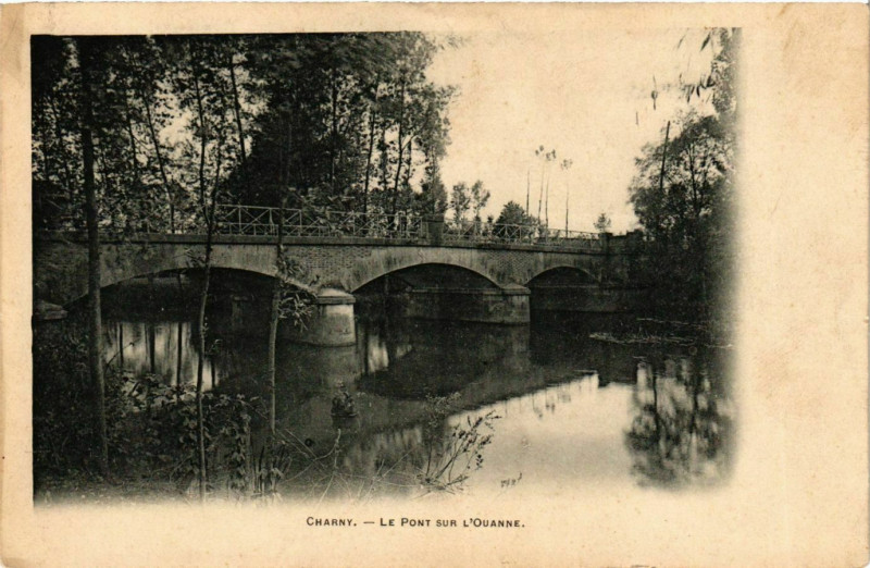 Carte postale ancienne Charny - Le Pont sur l'Ouanne France à Ouanne