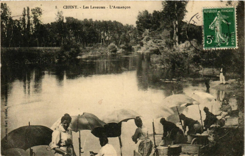 Carte postale ancienne Cheny - Les Laveuses - L'Armancon France à Cheny