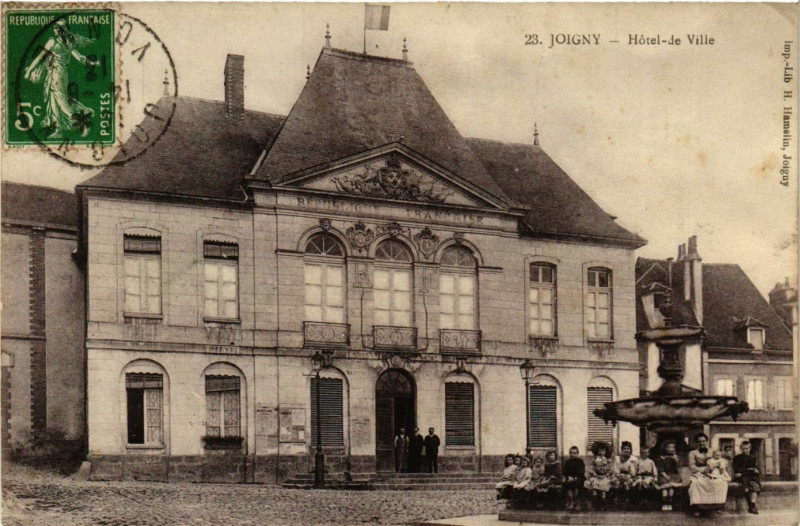 Carte postale ancienne Joigny - Hotel-de-Ville France à Joigny