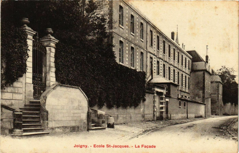 Carte postale ancienne Joigny - Ecole Saint-Jacques - La Facade France à Joigny