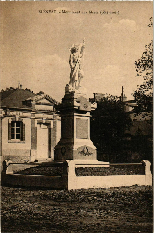 Carte postale ancienne Bleneau - Monument aux Morts - Cote Droit France à Bléneau