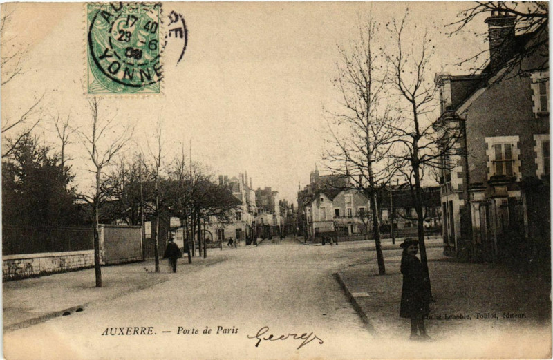 Carte postale ancienne Auxerre - Porte de Paris France à Auxerre