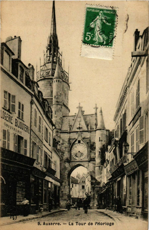 Carte postale ancienne Auxerre - La Tour de l'Horloge France à Auxerre