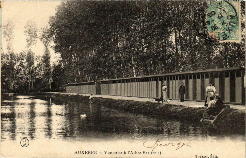 Carte postale ancienne Auxerre - Vue prise a l'Arbre Sec France à Auxerre