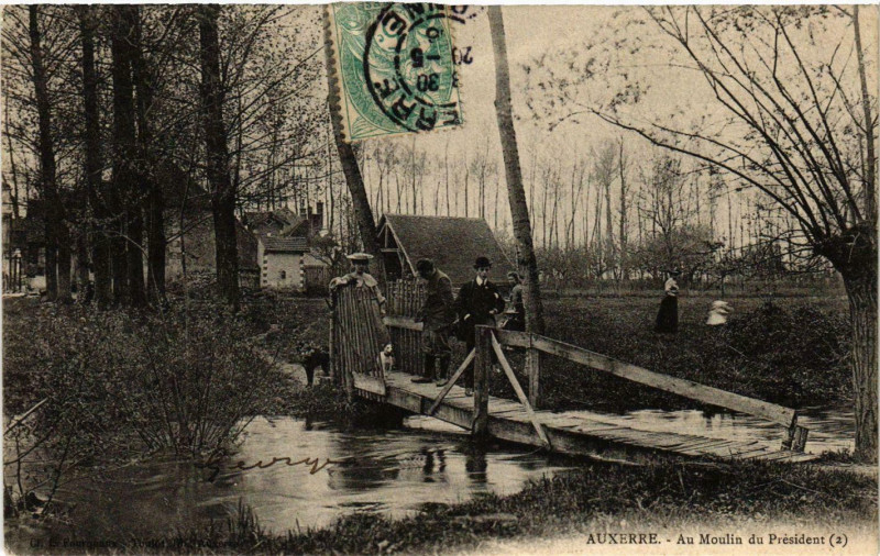 Carte postale ancienne Auxerre - Au Moulin du President France à Auxerre