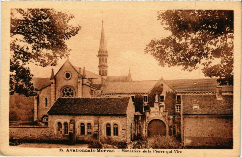 Carte postale ancienne Avallonnais-Morvan - Monastere de la Pierre-qui-Vire France à Avallon