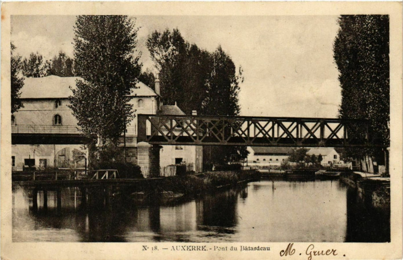 Carte postale ancienne Auxerre - Pont du Batardeau France à Auxerre