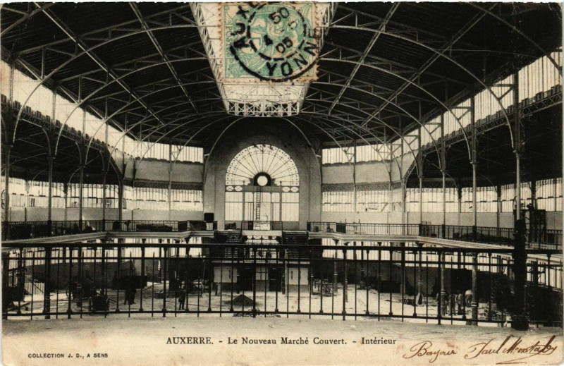Carte postale ancienne Auxerre - Le Nouveau Marche Couvert - Interieur France à Auxerre