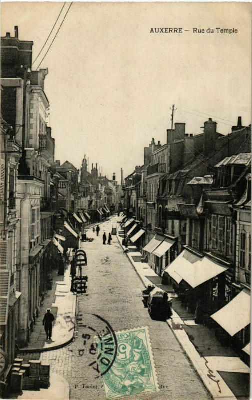 Carte postale ancienne Auxerre - Rue du Temple France à Auxerre