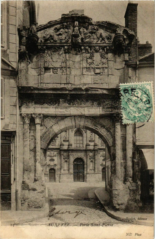 Carte postale ancienne Auxerre - Porte Saint-Pierre France à Auxerre
