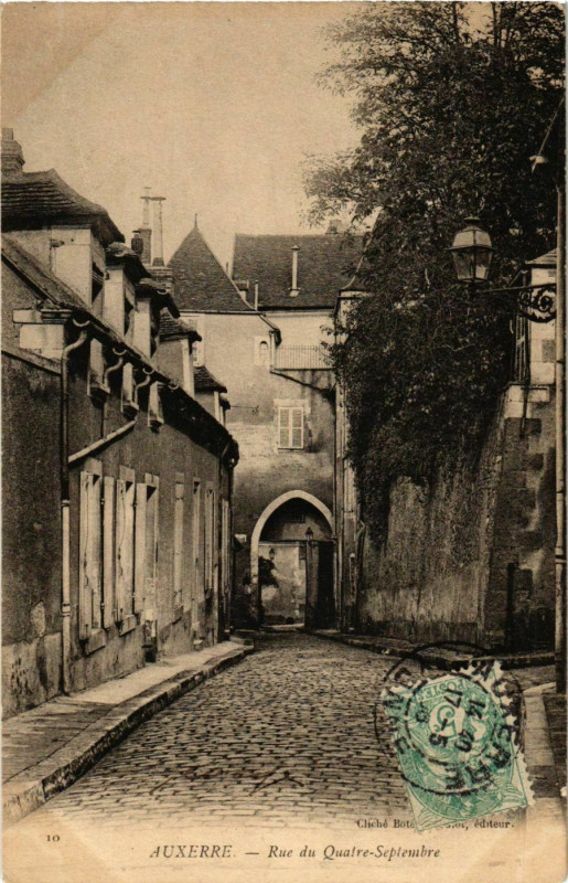 Carte postale ancienne Auxerre - Rue du Quatre-Septembre France à Auxerre