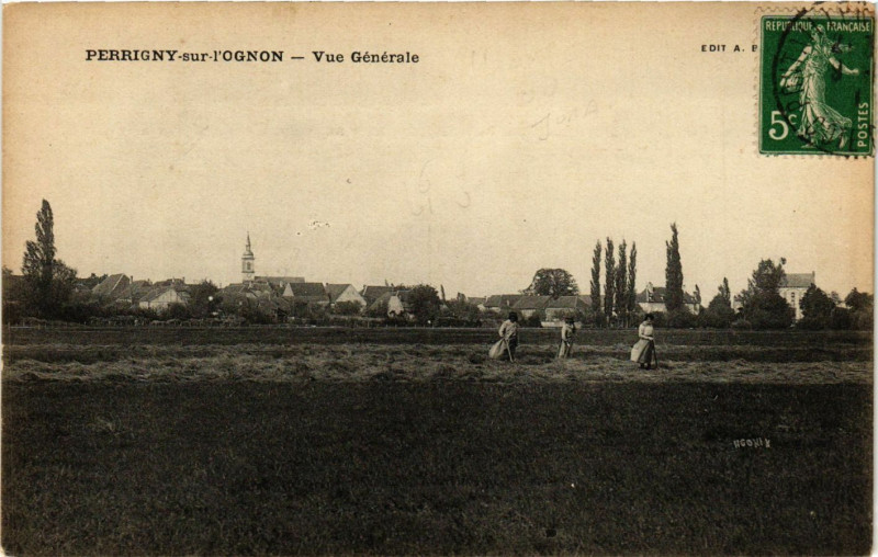 Carte postale ancienne Perrigny-sur-l'Ognon - Vue générale à Perrigny