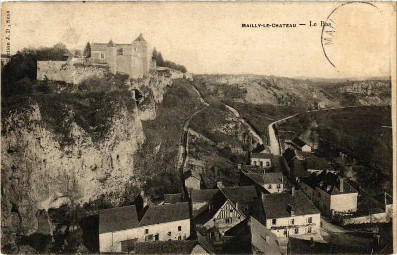 Carte postale ancienne Mailly-le-Chateau - Le Bas à Mailly-le-Château
