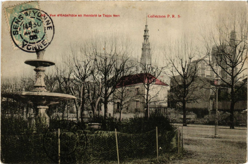 Carte postale ancienne Vue d'Ensemble en montant le Tapis Vert