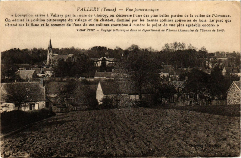 Carte postale ancienne Vallery - Vue panoramique à Vallery