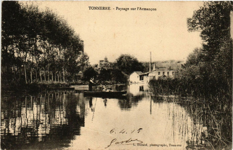 Carte postale ancienne Tonnerre - Paysage sur l'Armancon à Tonnerre