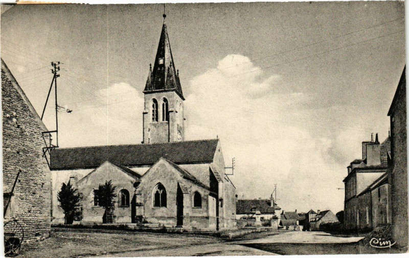 Carte postale ancienne Saint-Andre-en-Terre-Plaine - Place de l'Eglise à Saint-André-en-Terre-Plaine