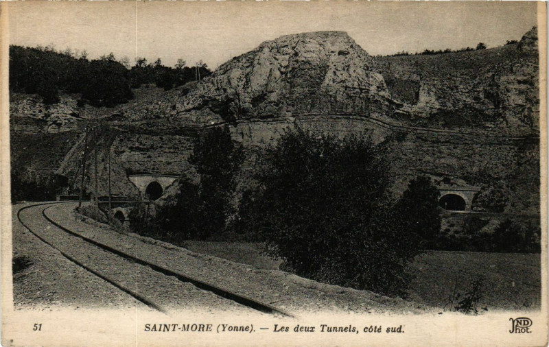 Carte postale ancienne Saint-More - Les deux Tunnels cote sud à Saint-Moré