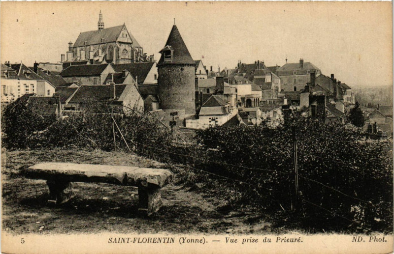 Carte postale ancienne Saint-Florentin - Vue prise du Prieure à Saint-Florentin