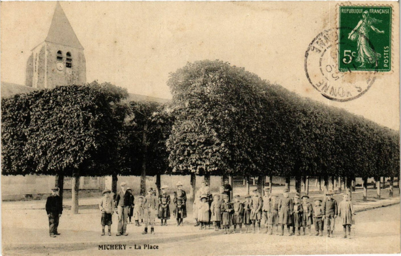 Carte postale ancienne Michery - La Place à Michery