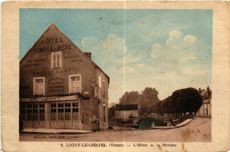 Carte postale ancienne Ligny-le-Chatel - L'Hotel et la Riviere à Ligny-le-Châtel