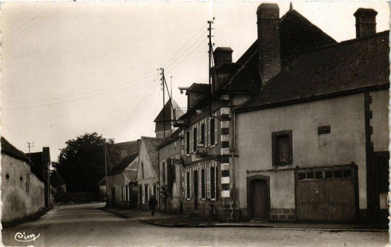 Carte postale ancienne Dracy-sur-Ouanne - Café de la Place à Dracy