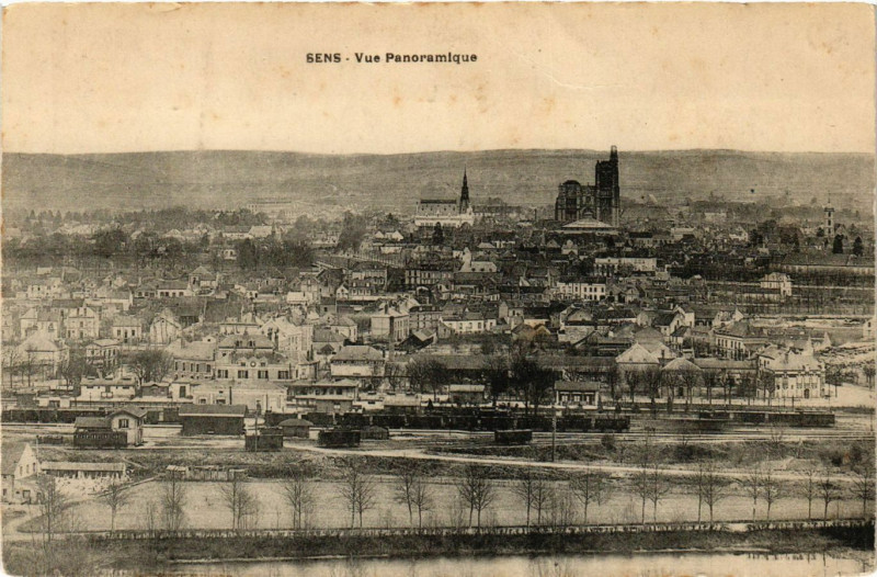 Carte postale ancienne Sens - Vue Panoramique à Sens
