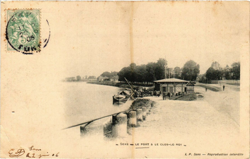 Carte postale ancienne Sens - Le Port & le Clos-le-Roi à Sens