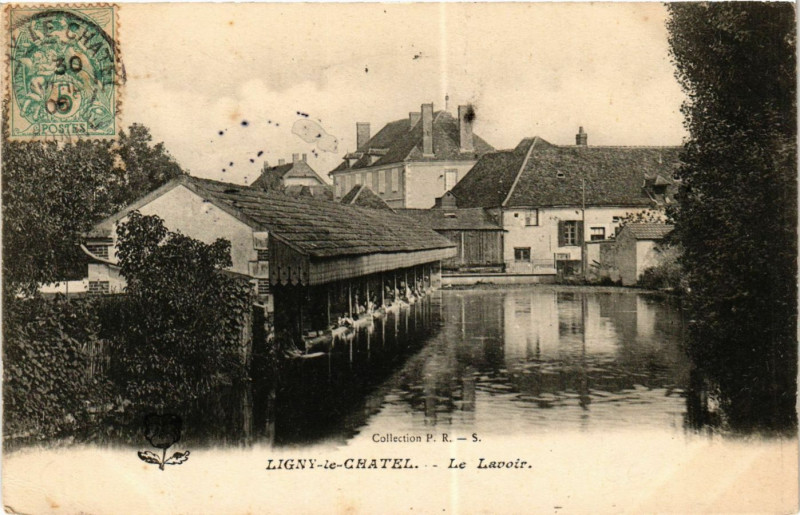 Carte postale ancienne Ligny-le-Chatel - Le Lavoir à Ligny-le-Châtel