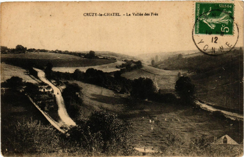 Carte postale ancienne Cruzy-le-Chatel - La Vallée des Pres à Cruzy-le-Châtel