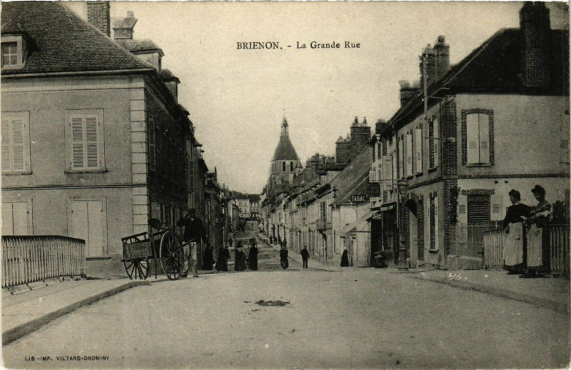 Carte postale ancienne Brienon - La Grande Rue