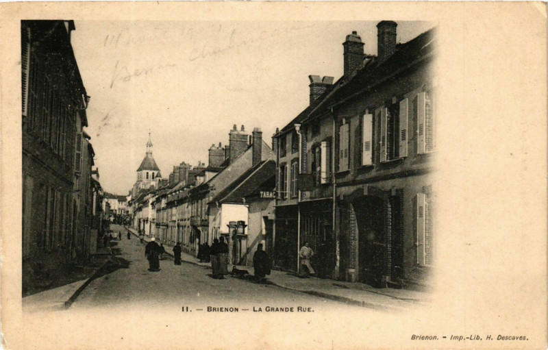 Carte postale ancienne Brienon - La Grande Rue