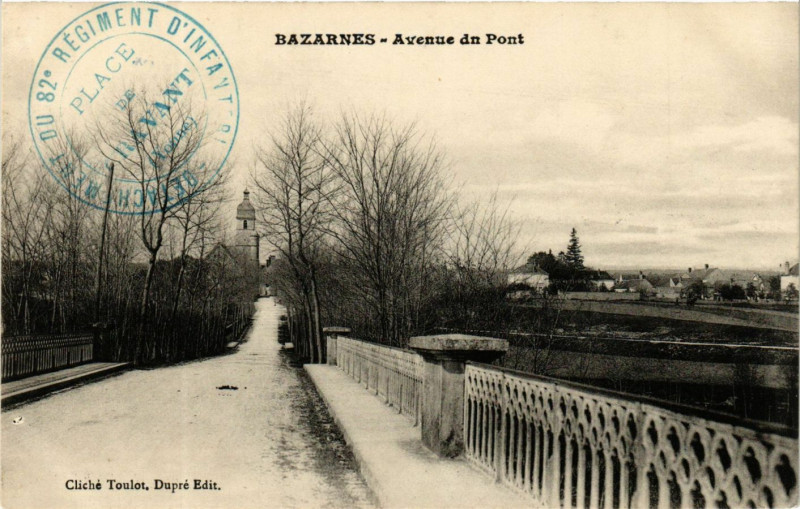 Carte postale ancienne Bazarnes - Avenue du Pont à Bazarnes
