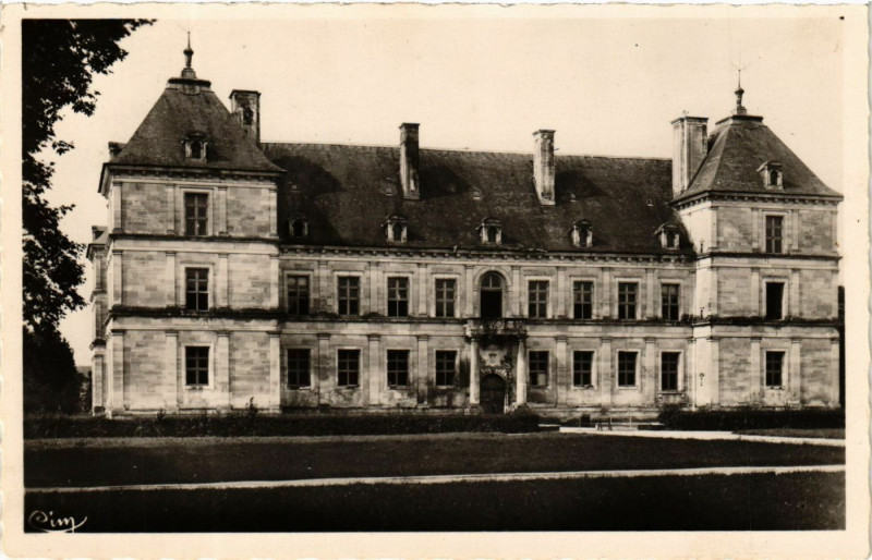 Carte postale ancienne Ancy-le-Franc - Le Chateau des Ducs de Clermont-Tonnerre à Ancy-le-Franc