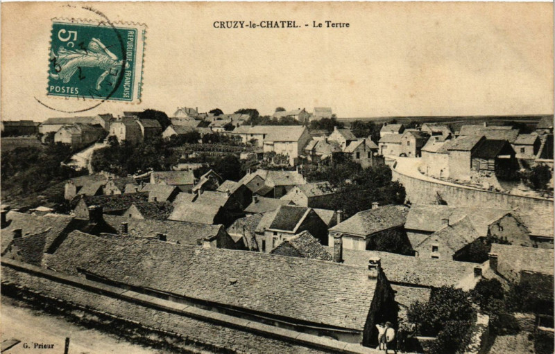 Carte postale ancienne Cruzy-le-Chatel - Le Tertre à Cruzy-le-Châtel
