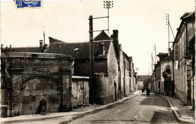 Carte postale ancienne Coulanges-la-Vineuse - Rue Andre Vildieu à Coulanges-la-Vineuse